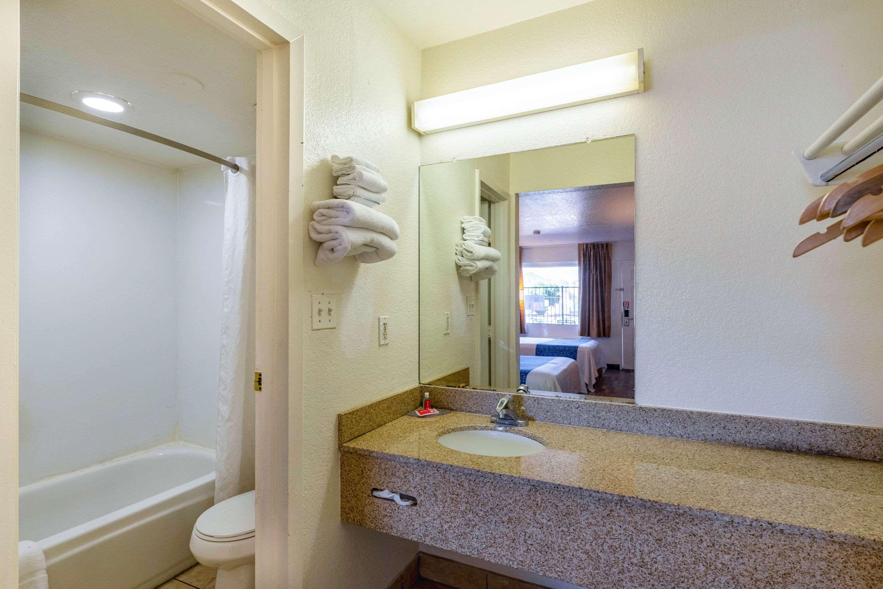 Econo Lodge Phoenix North I-17 외부 사진